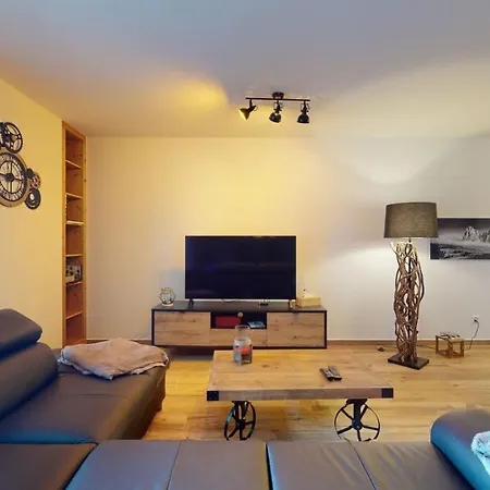 Spacious - Beautiful Terrace With View Apartmán *