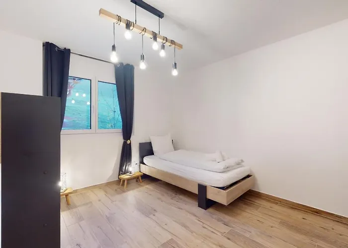 Spacious - Beautiful Terrace With View 洛伊克巴德